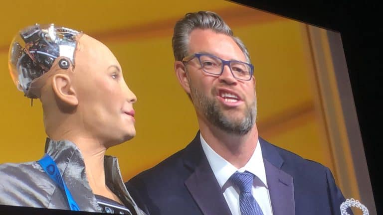 Jason Hewlett and Sophia the Robot MDRT Sydney 2019